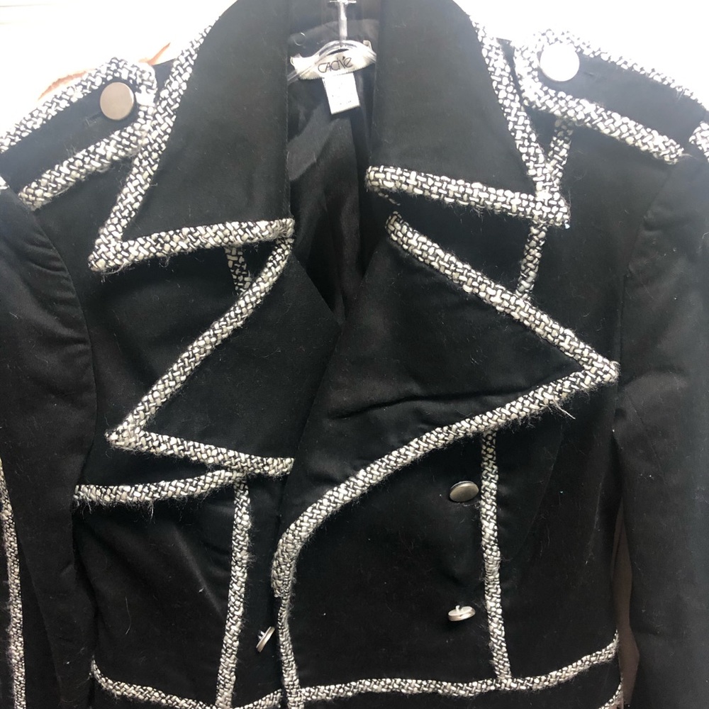 Beautiful detail crop jacket